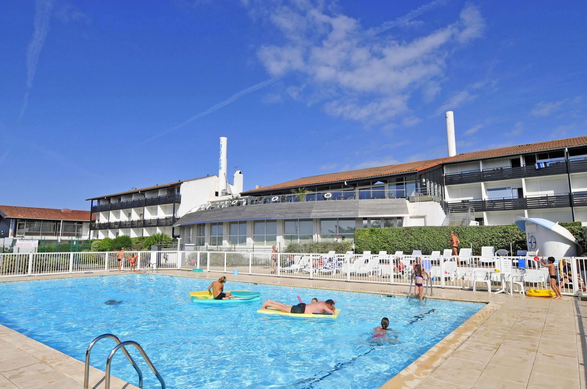 Village Vacances Azureva Anglet Esterno foto